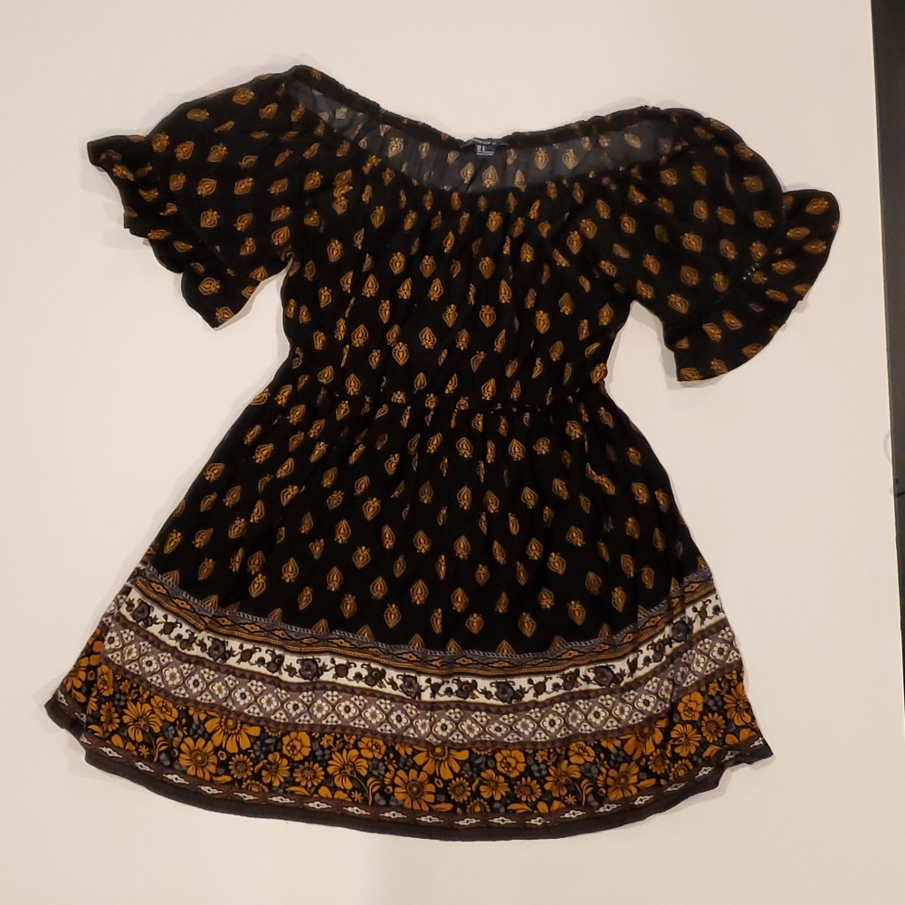 Flowy Black and Yellow Dress Forever 21 Small